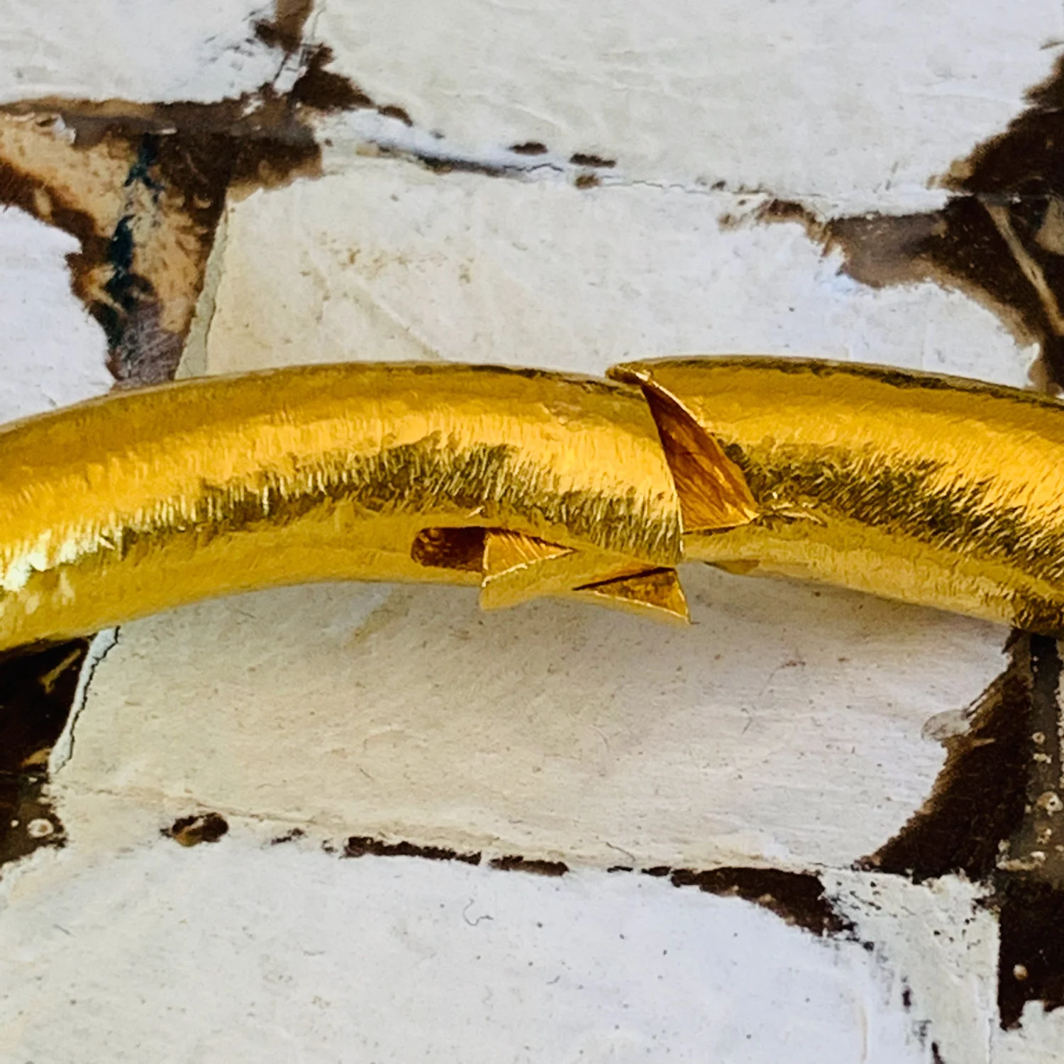 18 kt Gold/Diamond Oval Hinged Bangle — Lily